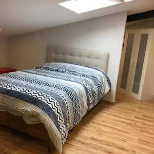 Habitación Abuhardillado Con Cocina , Bilbao España